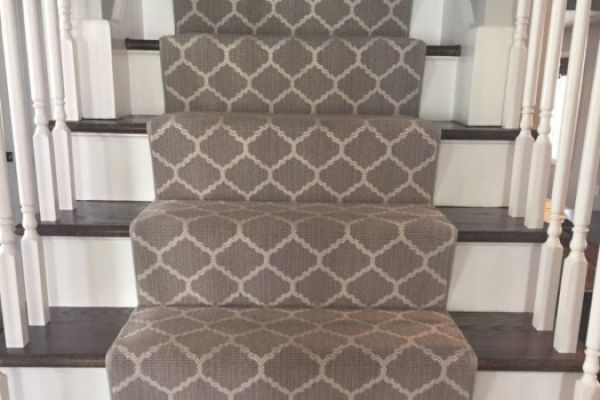 stair-runner-1-o3A9F0C46-0ACD-B720-B188-22CEF838E910.jpg